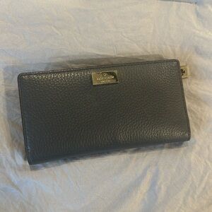 Excellent Condition - Kate Spade Wallet in Gray and Gold
